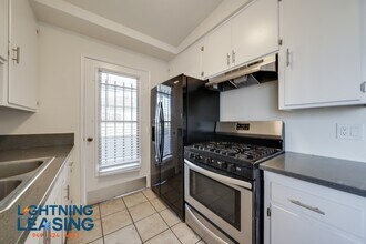 Building Photo - 1321 N Harvard Blvd