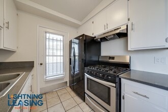 Building Photo - 1321 N Harvard Blvd
