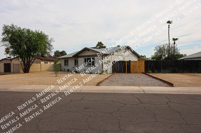Foto del edificio - 13861 N 48th Ave