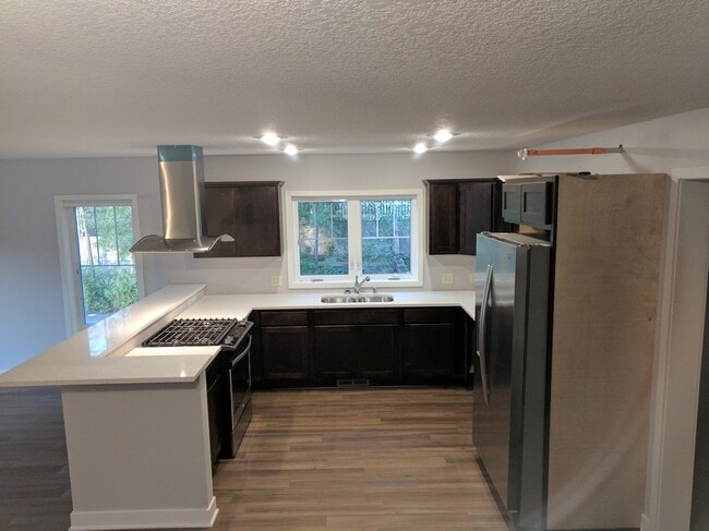 Building Photo - Tripoint Townhomes 220