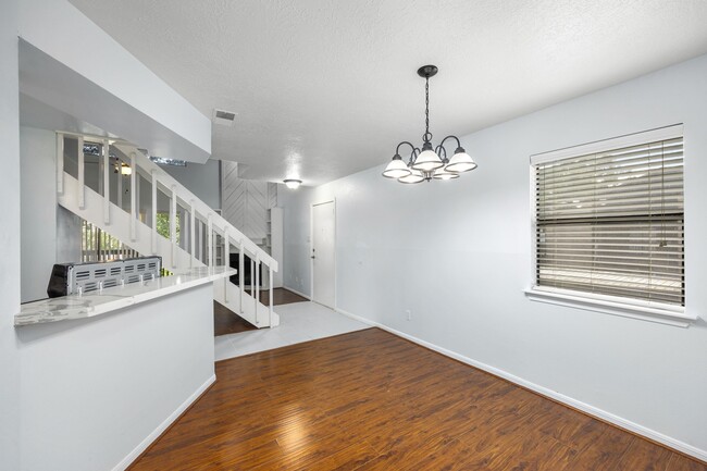 Building Photo - 12755 Mill Ridge Dr