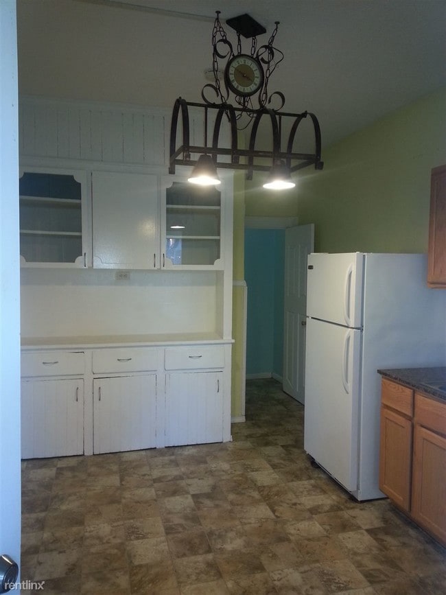 Building Photo - 2 br, 1 bath Duplex - 161 Union Ave NE Apt...