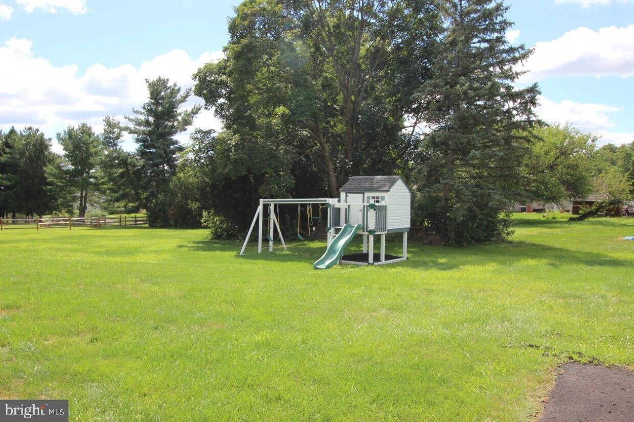 418 Allentown Rd Unit 2, Souderton, PA 18964 Apartment for Rent in