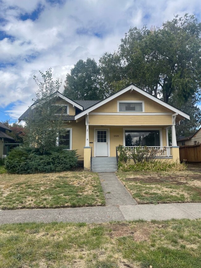 Building Photo - Charming 1920 home in the heart of Bend wi...