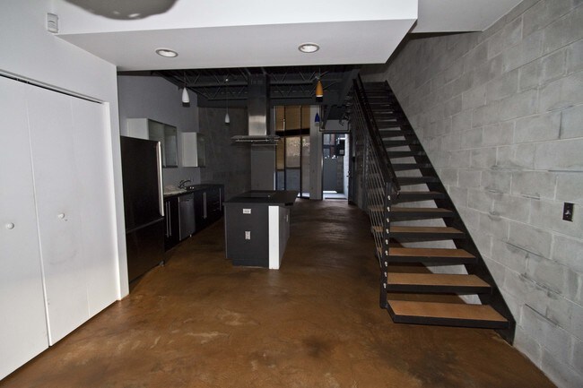 Building Photo - 217 N 12TH St