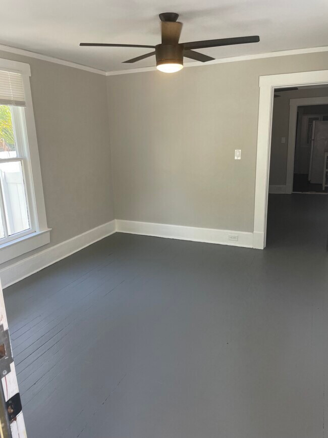 living room - 1017 Dartmoor St N