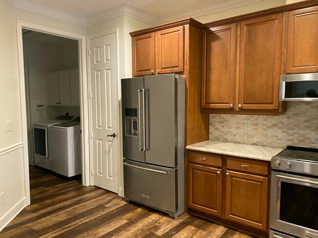 Foto del edificio - 2320 Water Oaks Ln