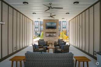 Building Photo - Reflection Pointe TN