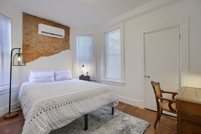 Building Photo - 22 N Broad St