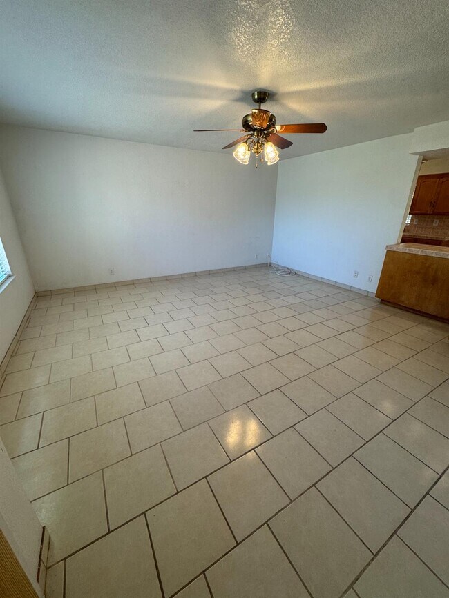 Foto del edificio - 4503 E Byrd Ave