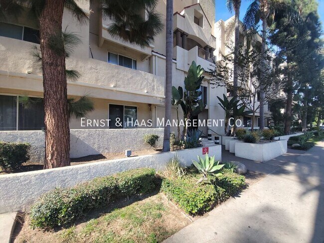 Foto del edificio - 535 Magnolia Ave