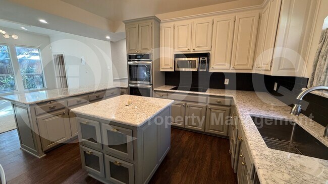 Building Photo - 920 Cat Hollow Ct
