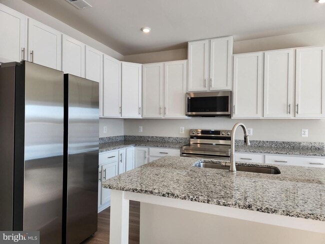 Building Photo - 327 Baker Dr