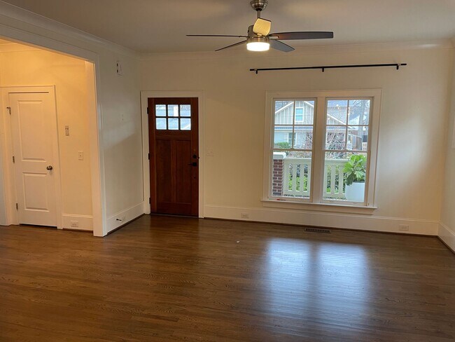 Foto del edificio - 2321 Barry St