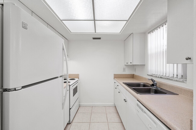 Building Photo - 1783 NW 15th Vista