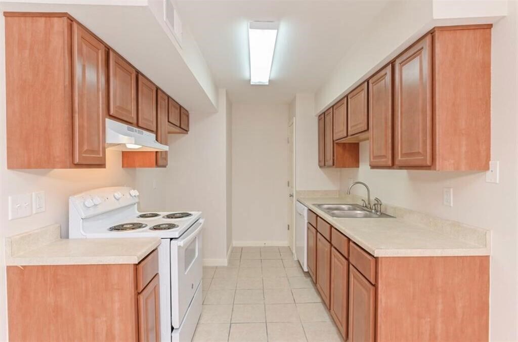 Foto principal - 8201 Richmond Ave.