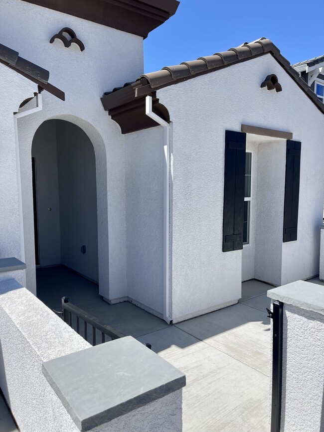 Building Photo - 2053 Carmel Rnch Cir