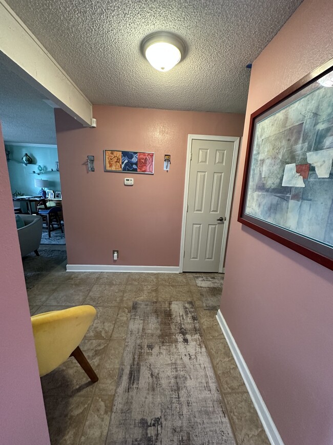 Building Photo - 4727 Jarboe St