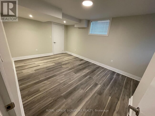 Building Photo - 262 Annette St