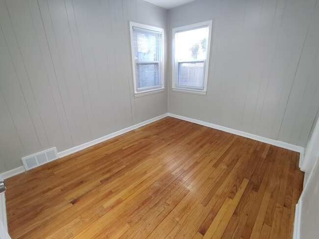 Foto del edificio - 2319 Huffman Blvd