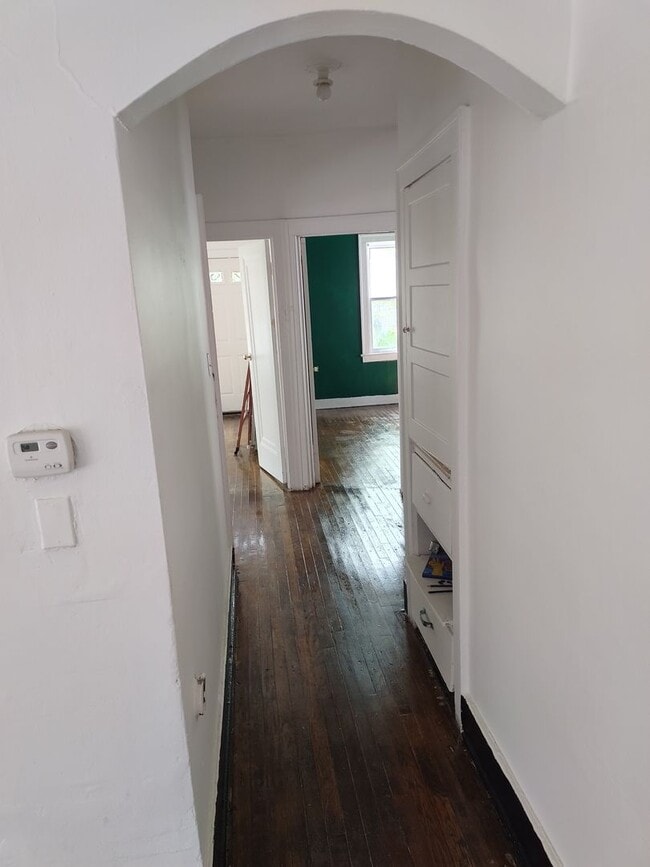 Foto del edificio - Spacious Duplex in Detroit