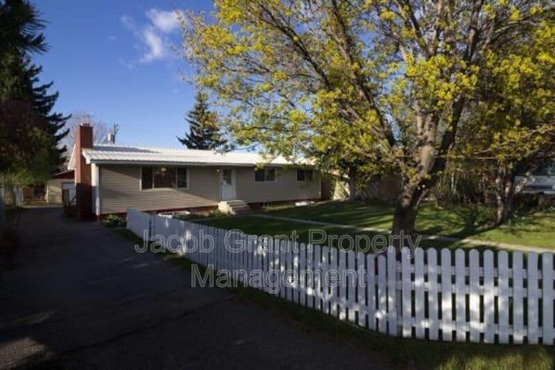 517 W Main St Unit 2, Rexburg, ID 83440 Condo for Rent in Rexburg, ID