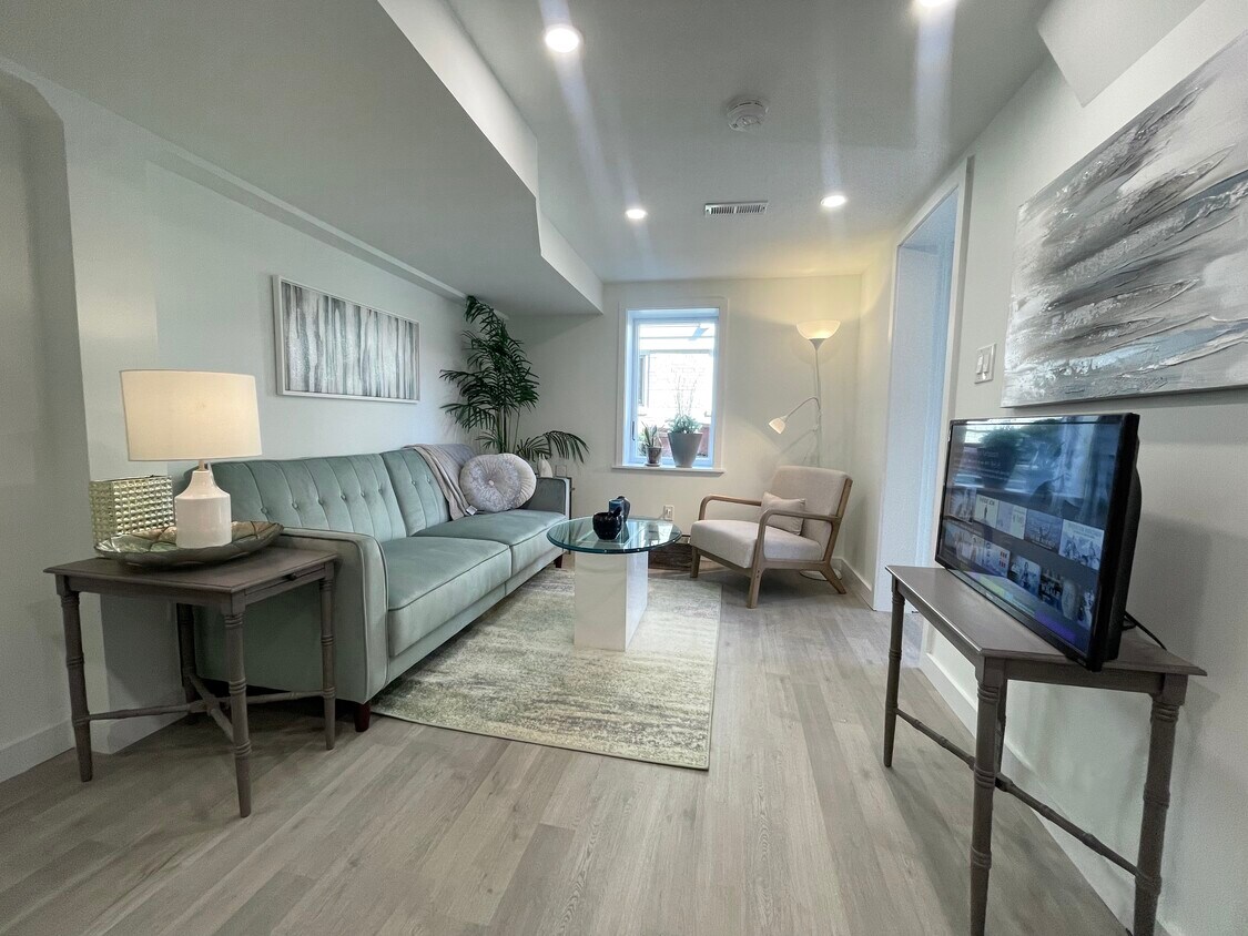 Foto principal - 5010 Massachusetts Ave NW