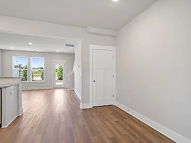 Foto del edificio - 3054 Oaksmere Dr