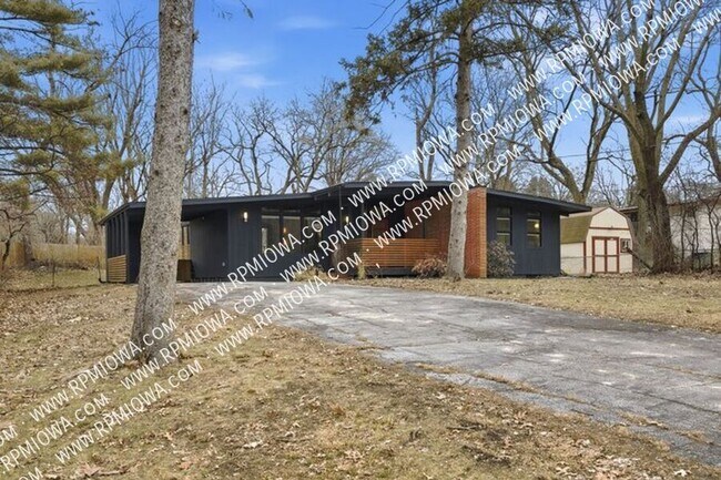 Building Photo - 3135 SW 23rd St