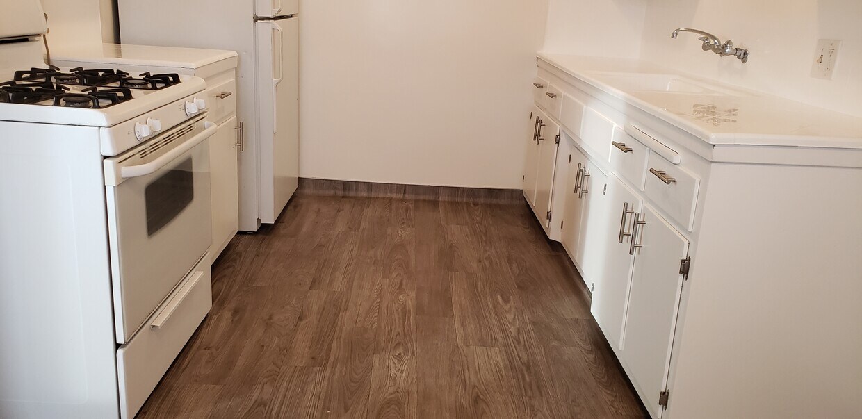 Foto principal - 14412 S Berendo Ave