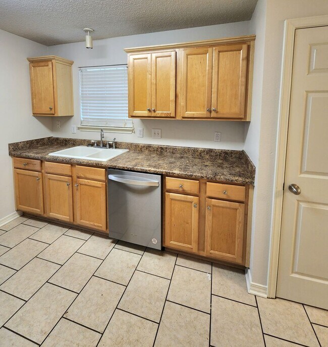 Foto del edificio - 3/2 with garage in Hampton Park of Foley