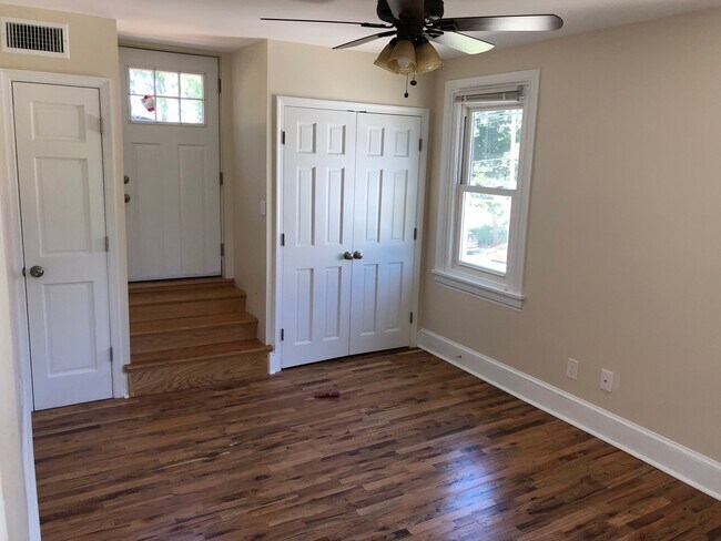 dormitorio - 34 W Spring Ave