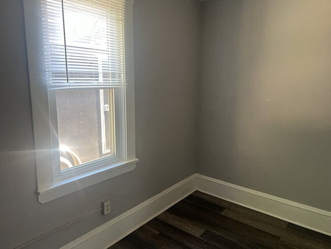 Foto del edificio - 3664 W 48th St