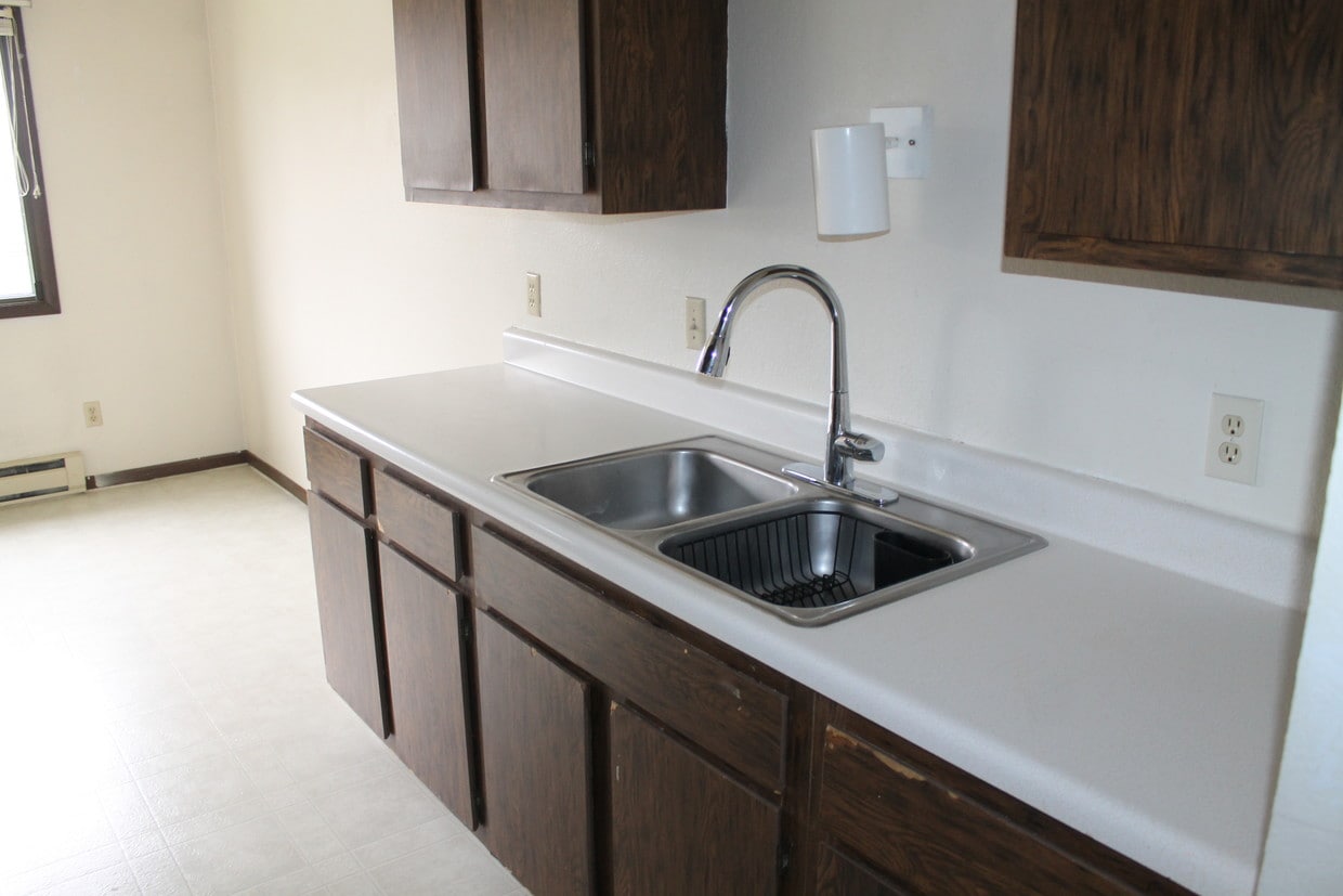 506 Jefferson St Unit 4, Vermillion, SD 57069 506 Jefferson St