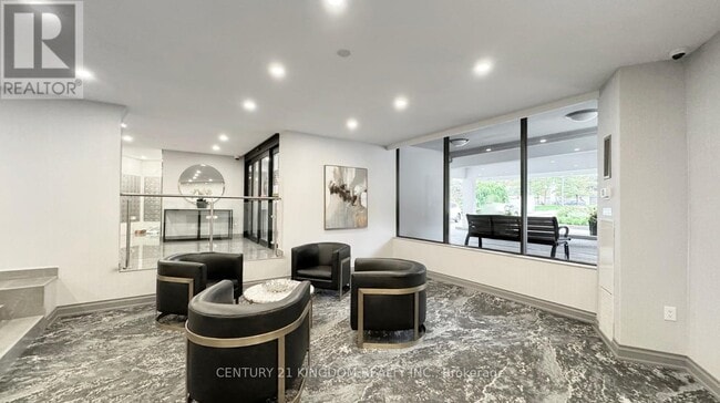 Building Photo - 10 Edgecliff Golfway