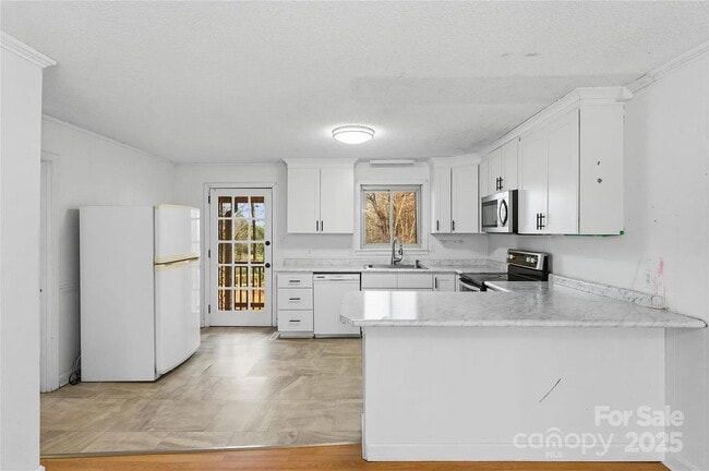 Foto del edificio - 1051 Cox Mill Rd