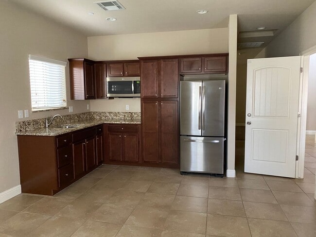 Foto del edificio - Coming Soon!