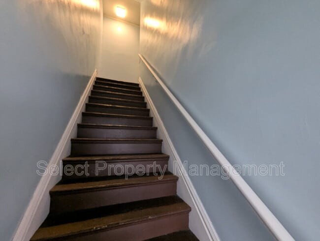 Building Photo - 345 W Williams St