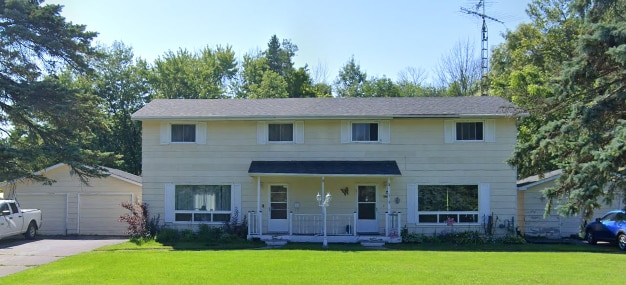 Primary Photo - 202 Aird St