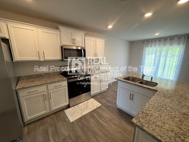 Building Photo - 407 Gulliver Ct