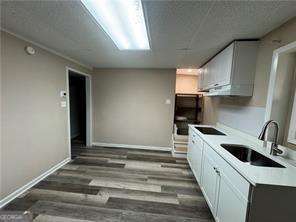 Foto del edificio - 5971 Robin Hood Ln