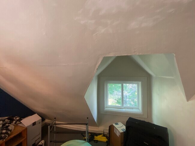Building Photo - 404 Oak Ave