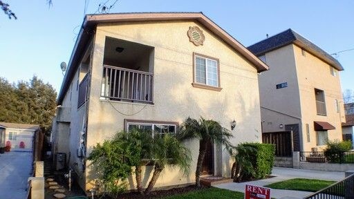 Building Photo - Beautiful 2 Story Townhome with 2 Car Garage