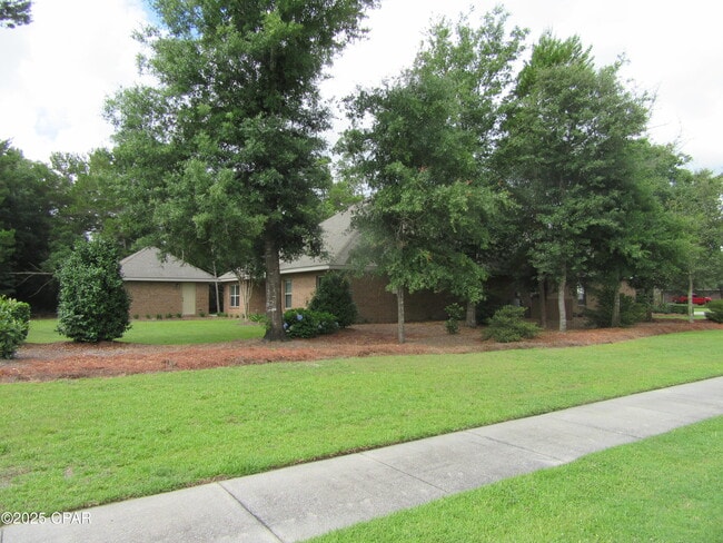 Building Photo - 114 Lake Merial Shores Dr