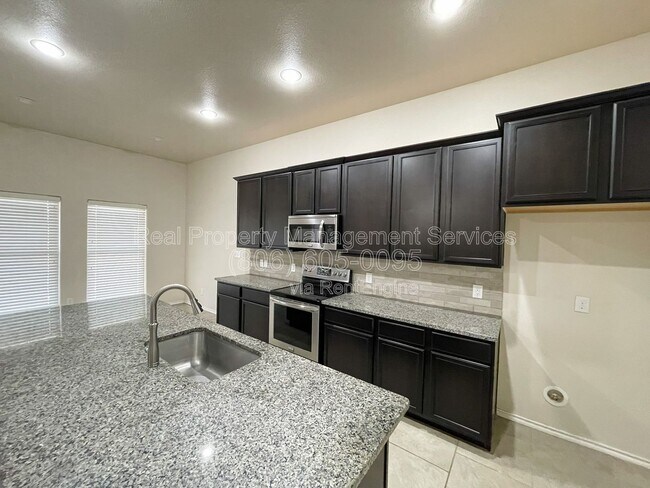 Foto del edificio - 7418 102nd St