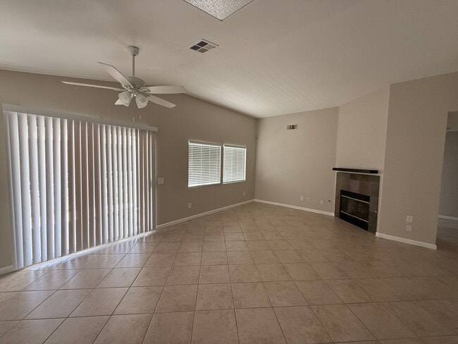 Foto del edificio - Remodeled Three Bedroom Two Bath in Hemet!