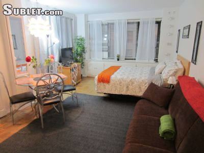 Primary Photo - 210 W 47th St