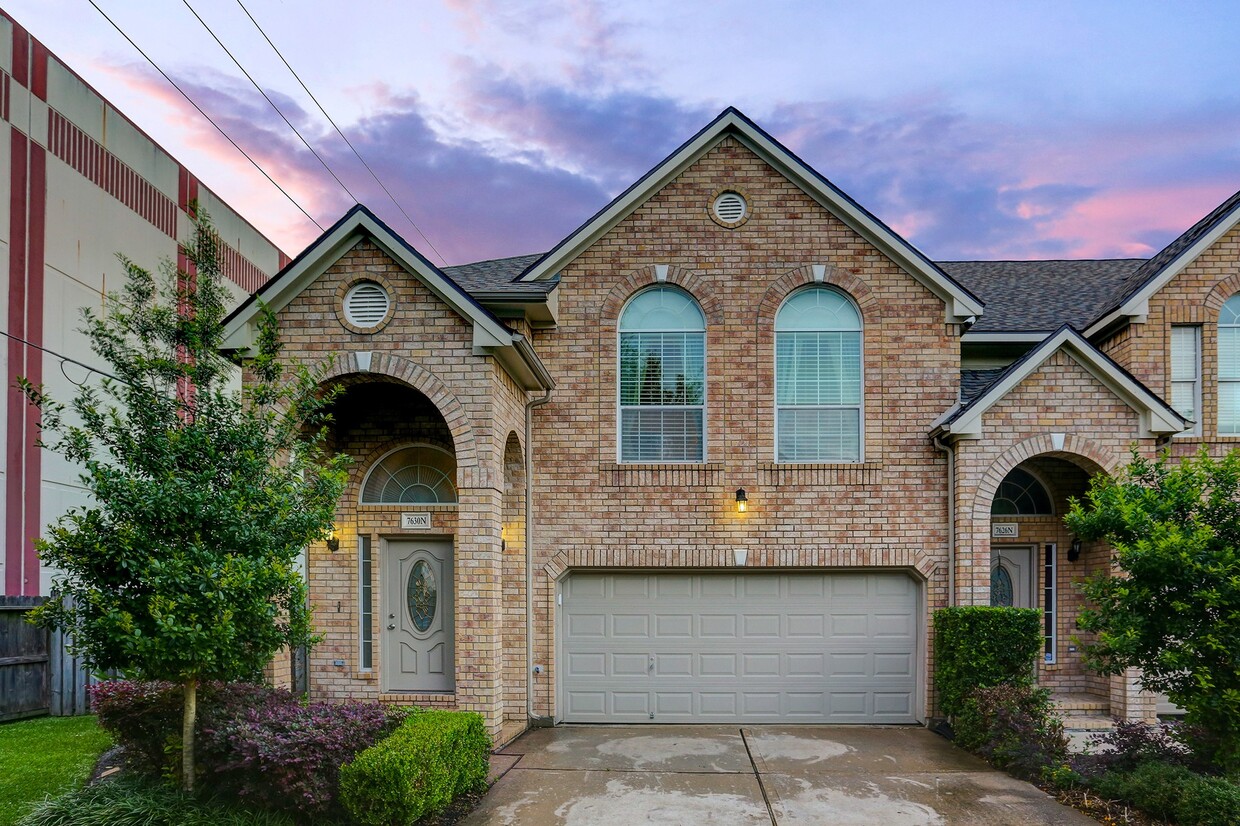 Foto principal - 7630 N Linpar Ct