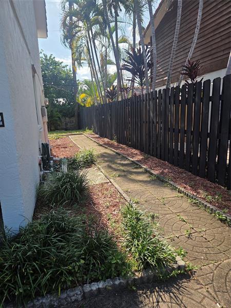 Foto del edificio - 2530 NE 9th St