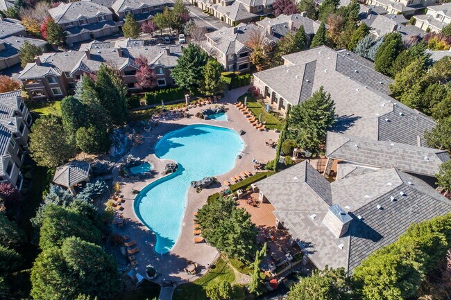 Foto del edificio - 900 S Meadows Pkwy